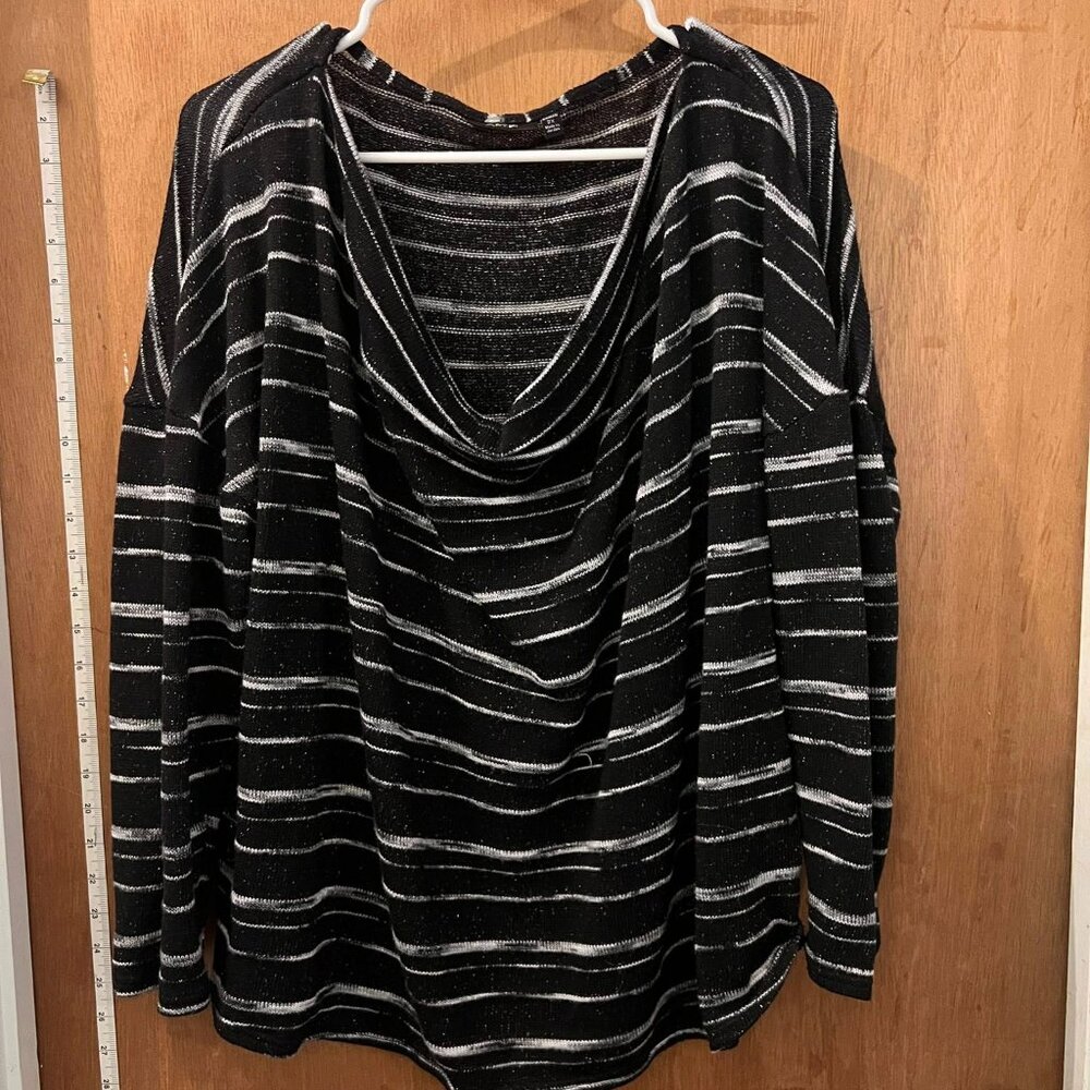 🐻Size 2X - Apt 9 - Black and Gray Striped Long Sleeve Sweater